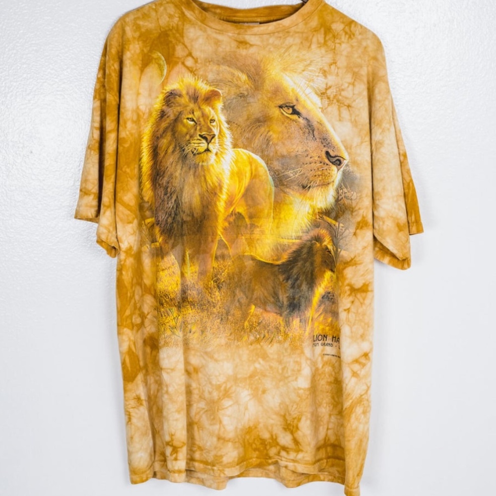 Vintage Y2K Lion Habitat MGM Grand Las Vegas T-shirt